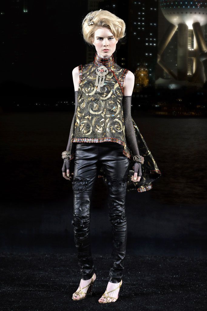 Chanel F/W 10 Look 42