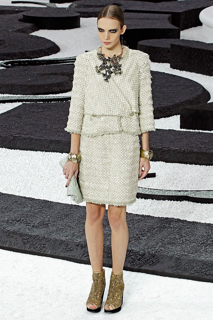 Chanel S/S 11 Look 75