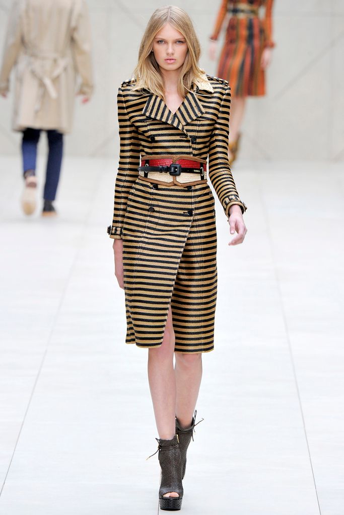 Burberry S/S 12 Look 154