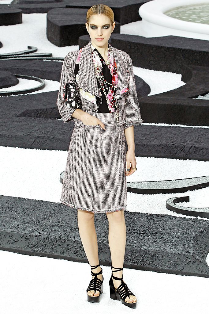 Chanel S/S 11 Look 209