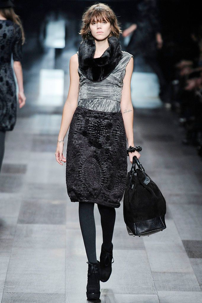 Burberry F/W 09 Look 128