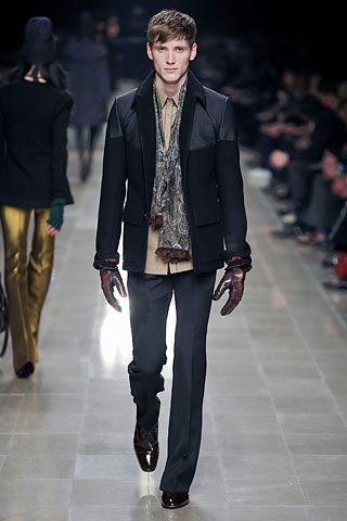 Burberry F/W 08 Look 64