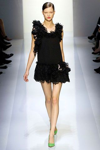 Daks by Giles Deacon S/S 08 Look 54