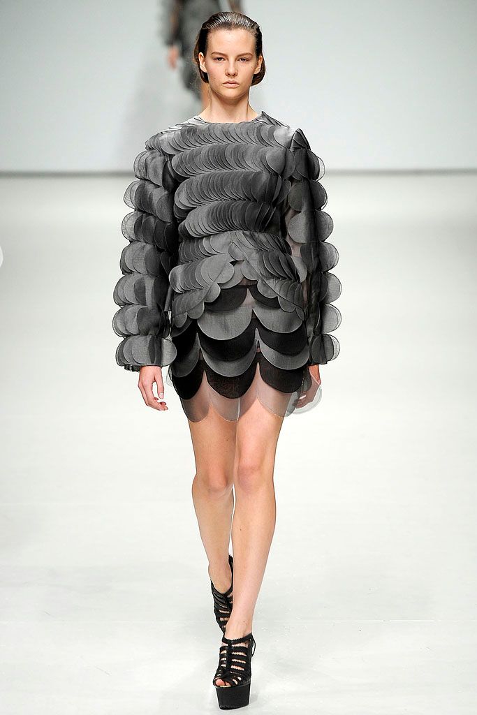 Christopher Kane S/S 09 Look 144
