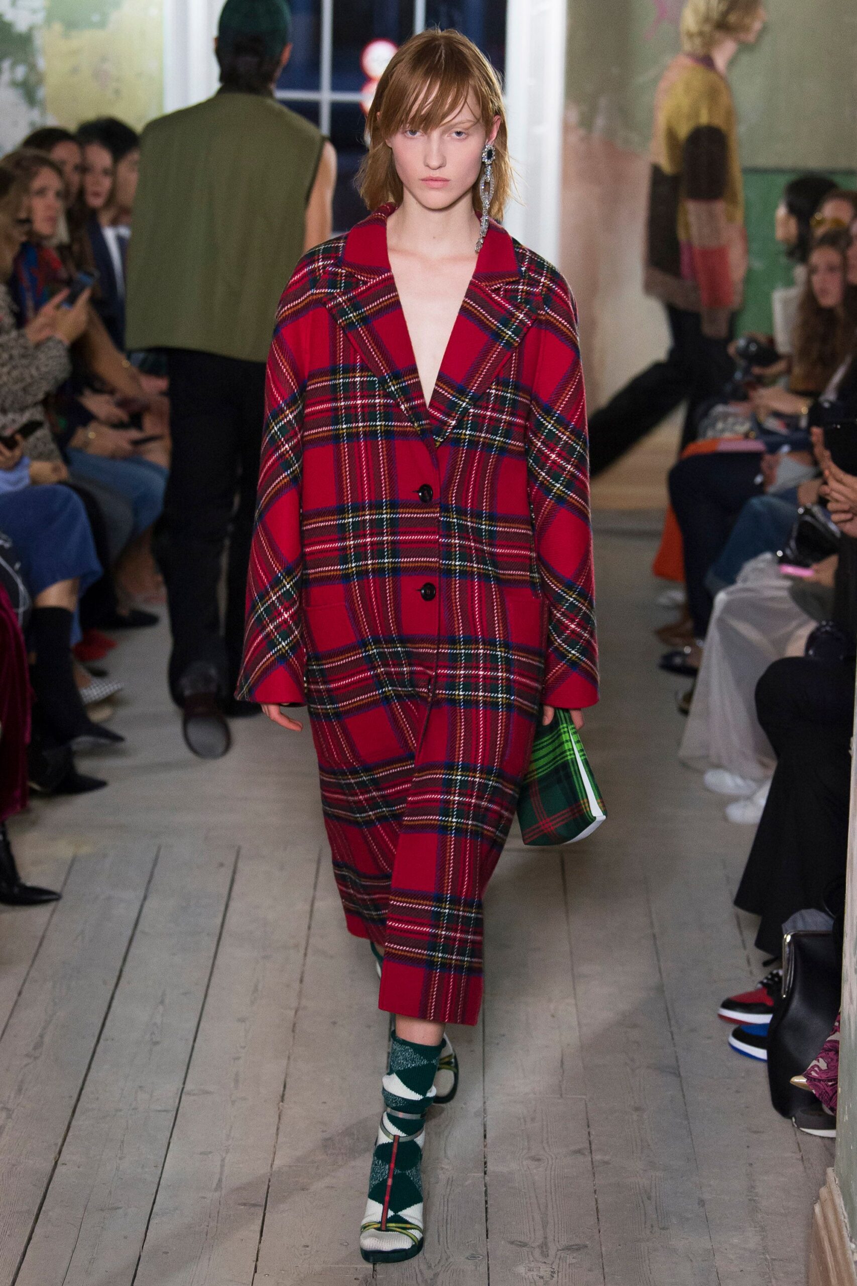 Burberry F/W 17 Look 592
