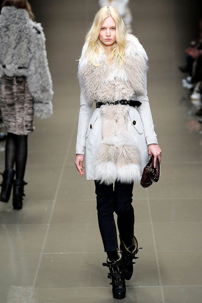 Burberry F/W 10 Look 244