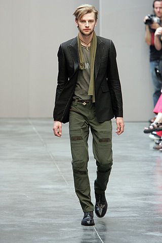 Costume National S/S 05 Menswear Look 19