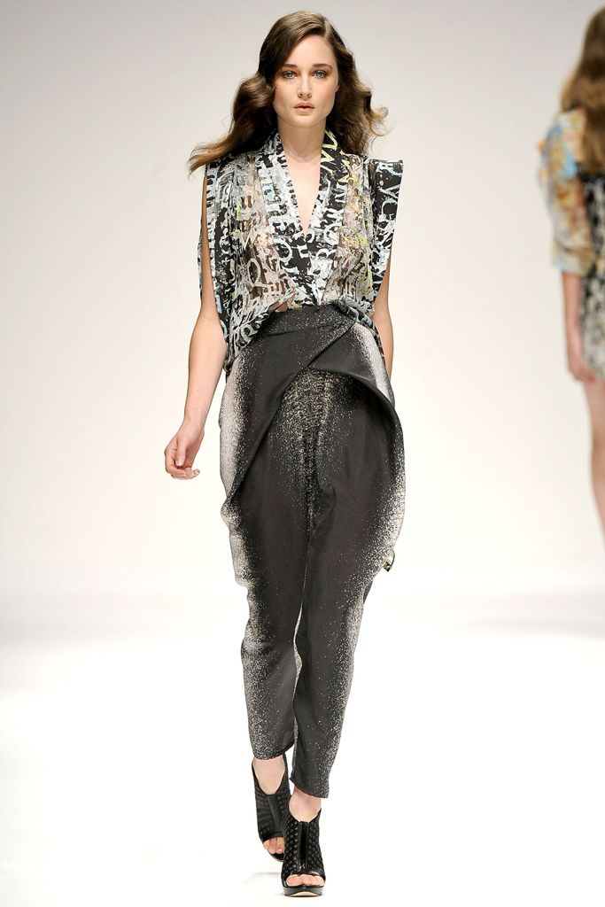 Basso & Brooke S/S 11 Look 65