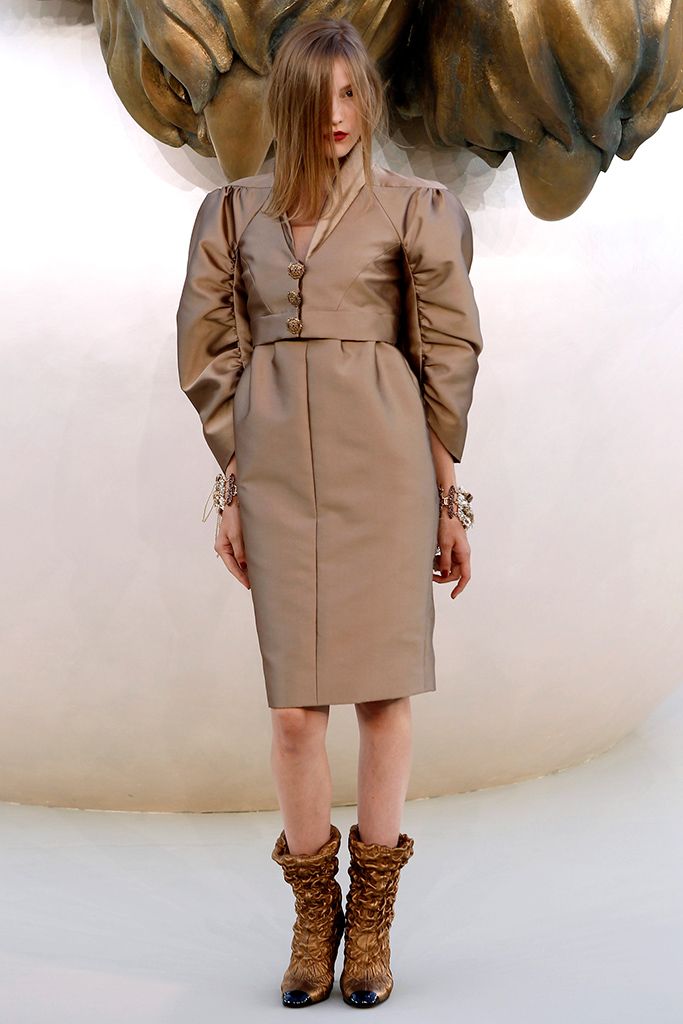 Chanel F/W 10 Couture Look 85
