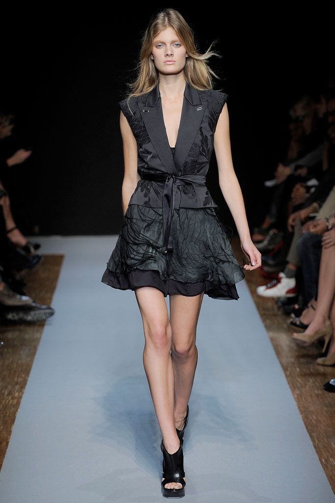 Costume National S/S 10 Look 30