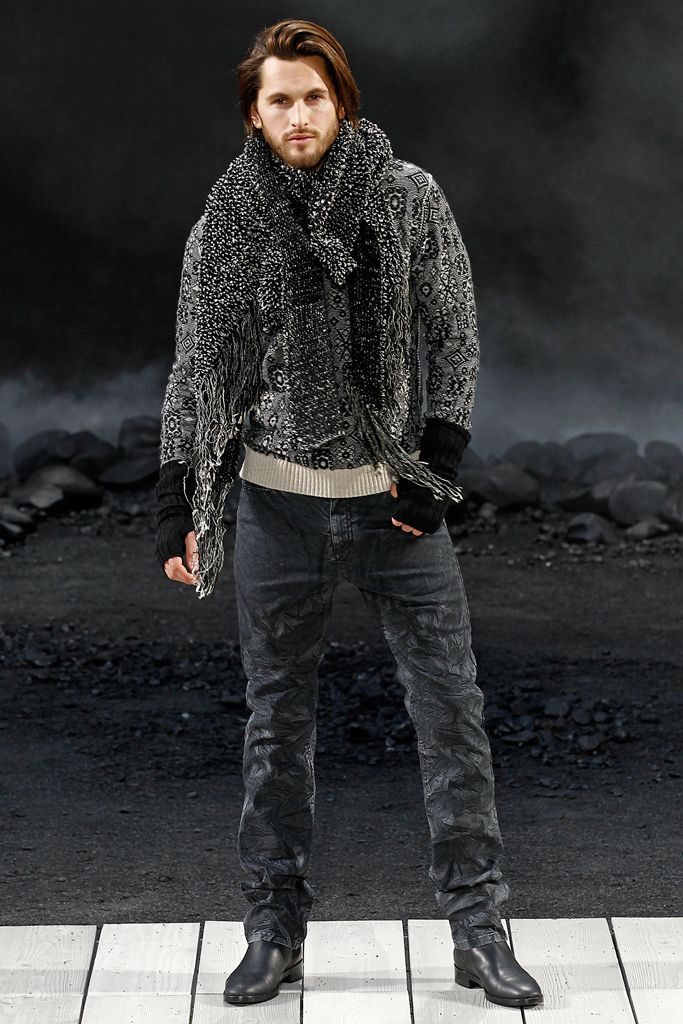 Chanel F/W 11 Look 144
