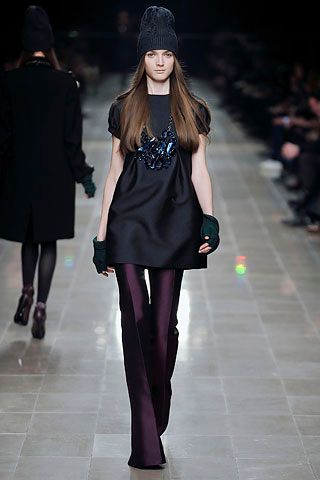 Burberry F/W 08 Look 74
