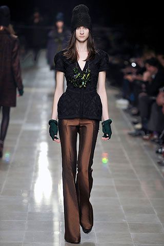 Burberry F/W 08 Look 49
