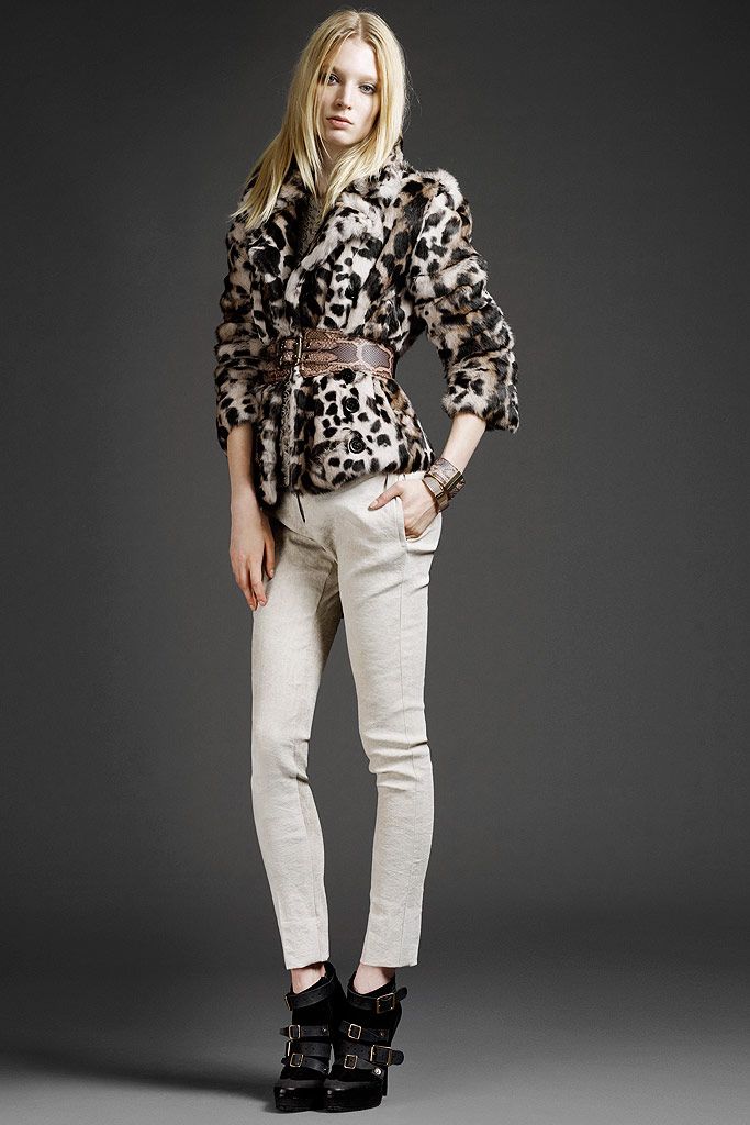 Burberry Resort 11 Look 22