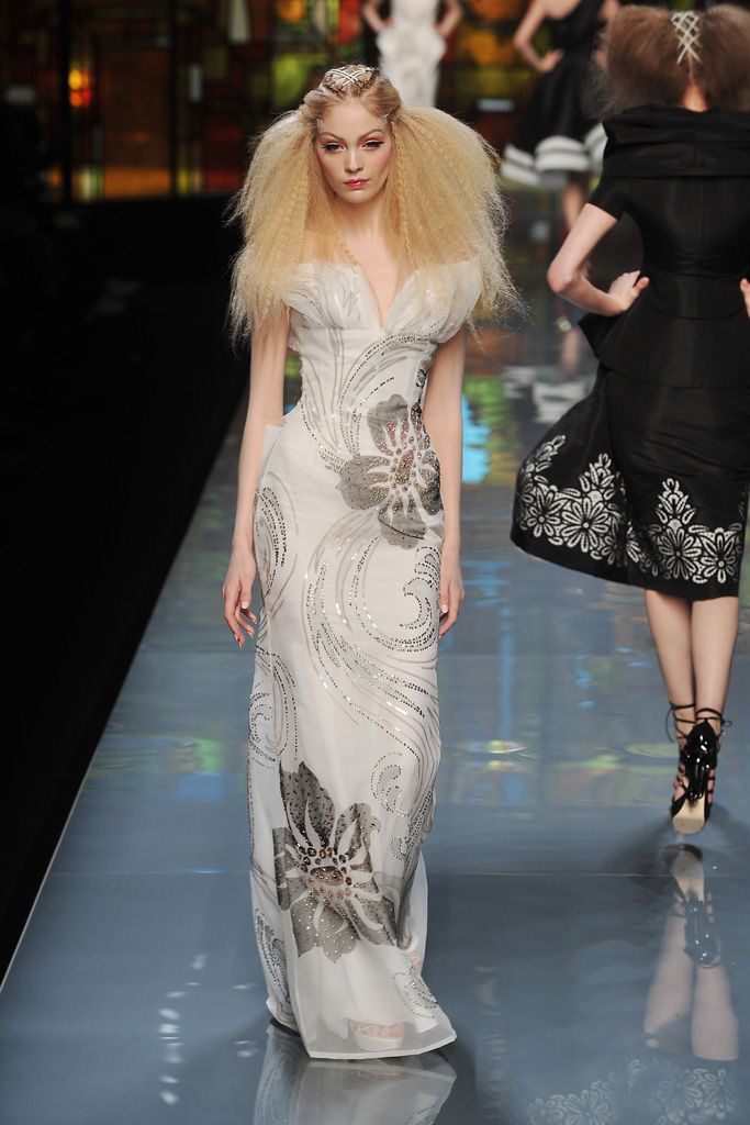 Christian Dior S/S 09 Couture Look 127