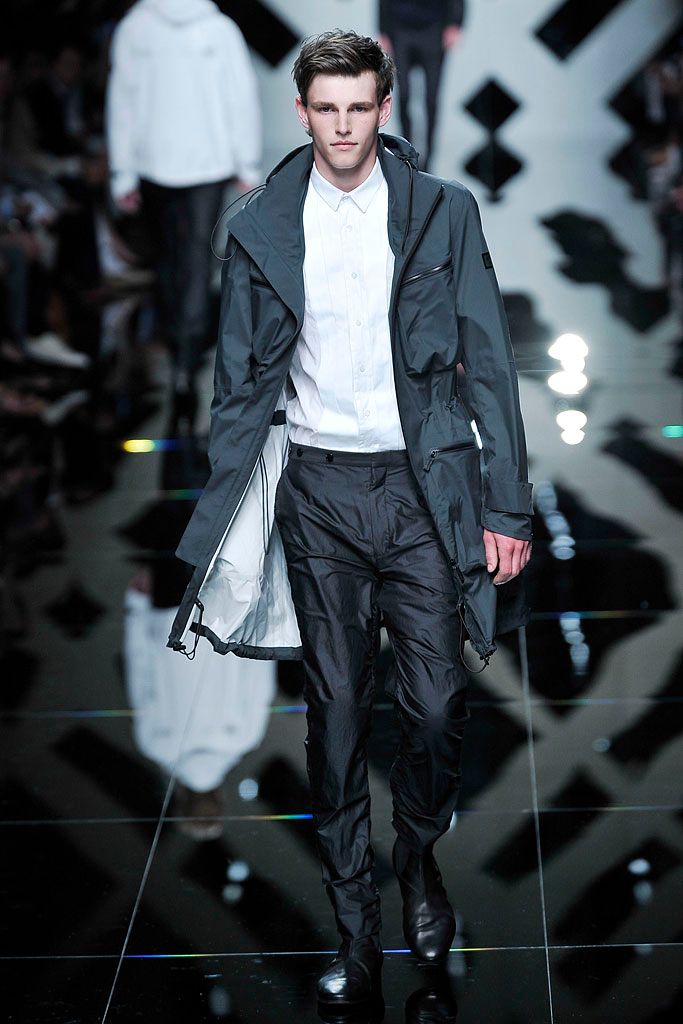 Burberry S/S 10 Menswear Look 155