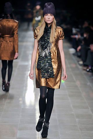 Burberry F/W 08 Look 195