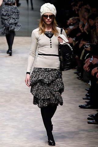 Burberry F/W 06 Look 66