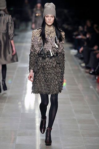Burberry F/W 08 Look 163