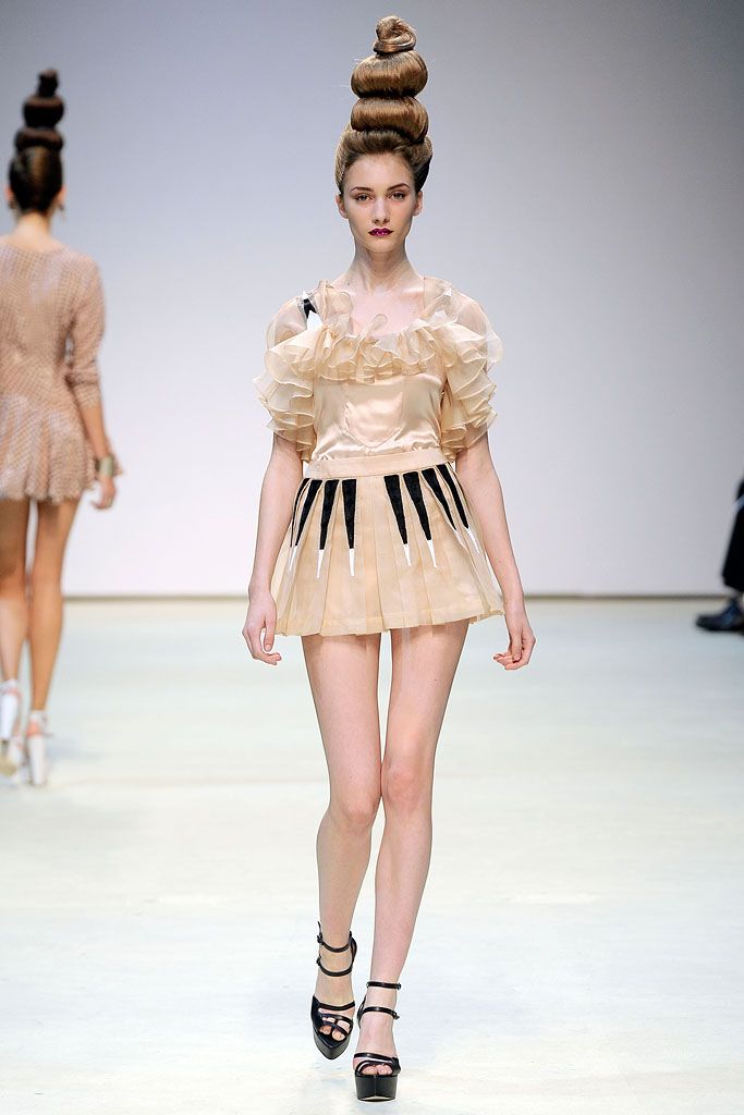 Danielle Scutt S/S 10 Look 19