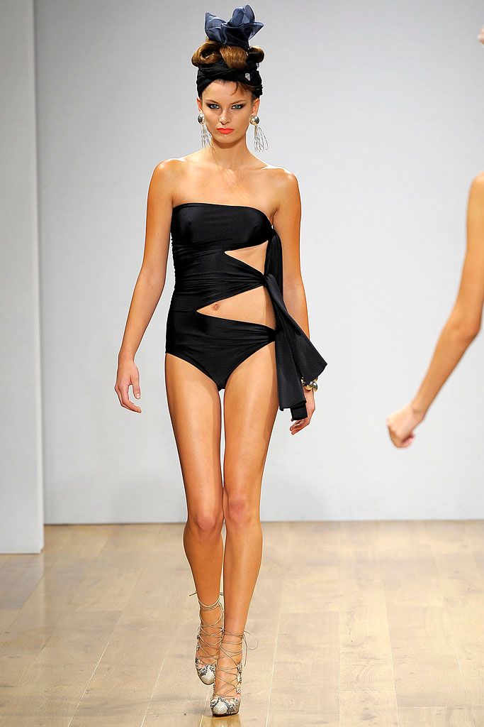 Danielle Scutt S/S 09 Look 22