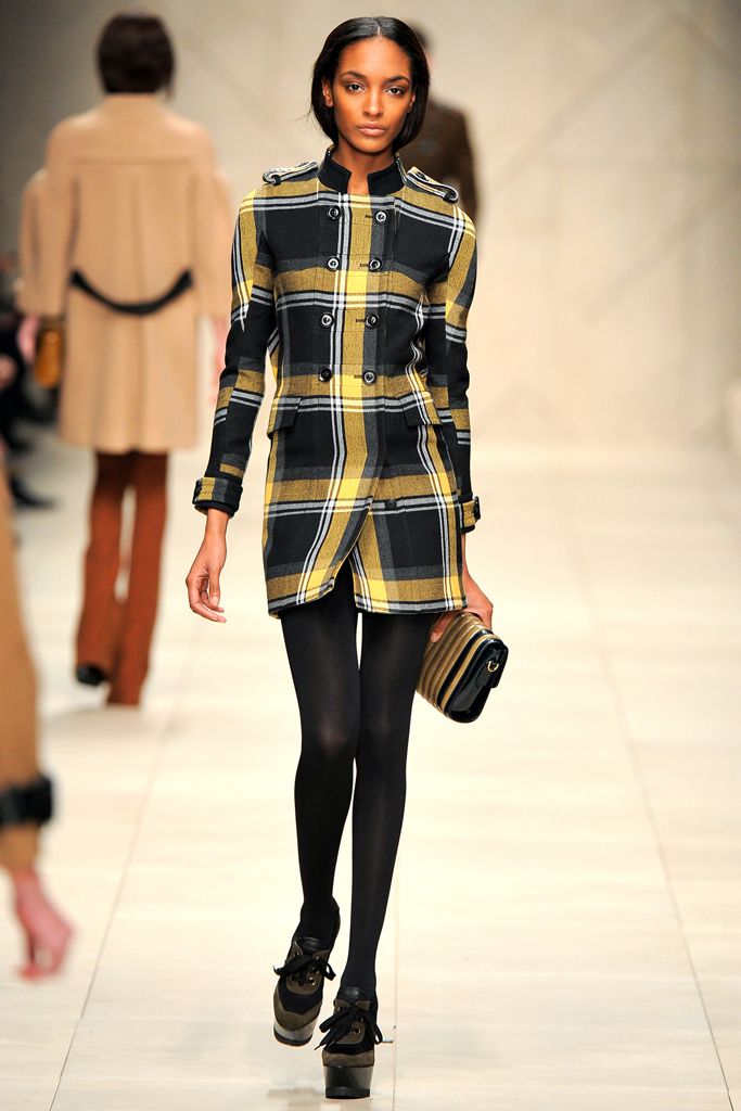 Burberry F/W 11 Look 137