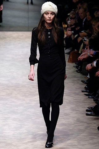 Burberry F/W 06 Look 85