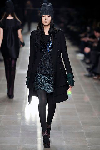 Burberry F/W 08 Look 79
