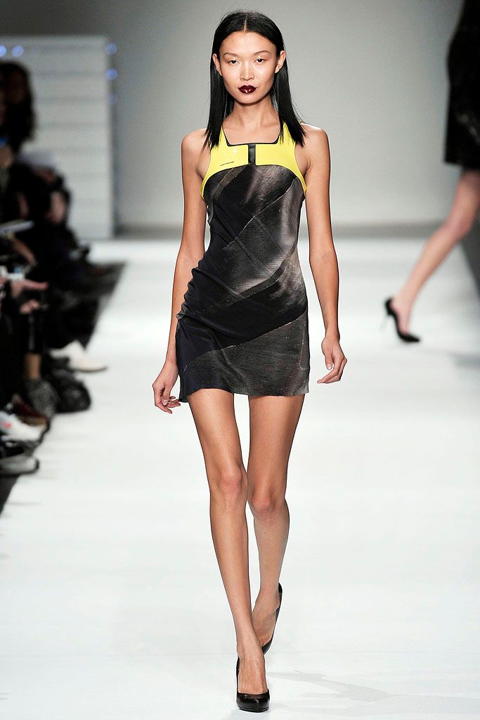 Chalayan F/W 09 Look 130
