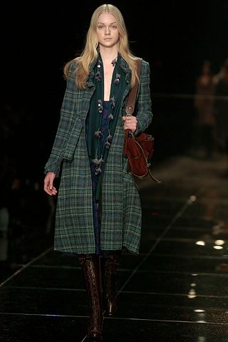 Burberry F/W 05 Look 213
