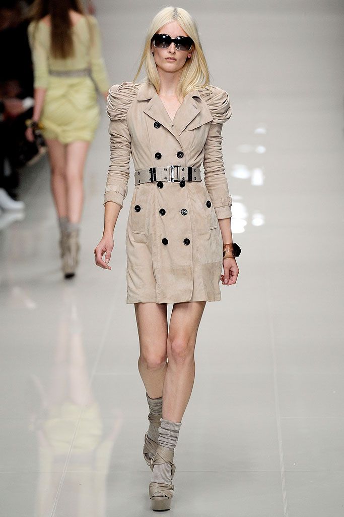 Burberry S/S 10 Look 49