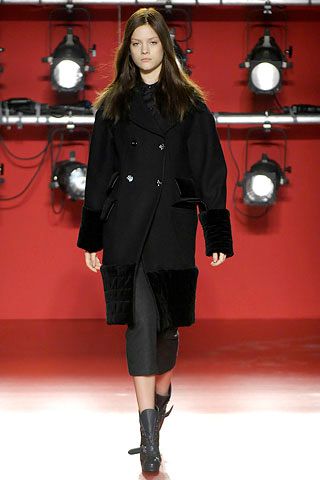 Daks by Giles Deacon F/W 07 Look 12