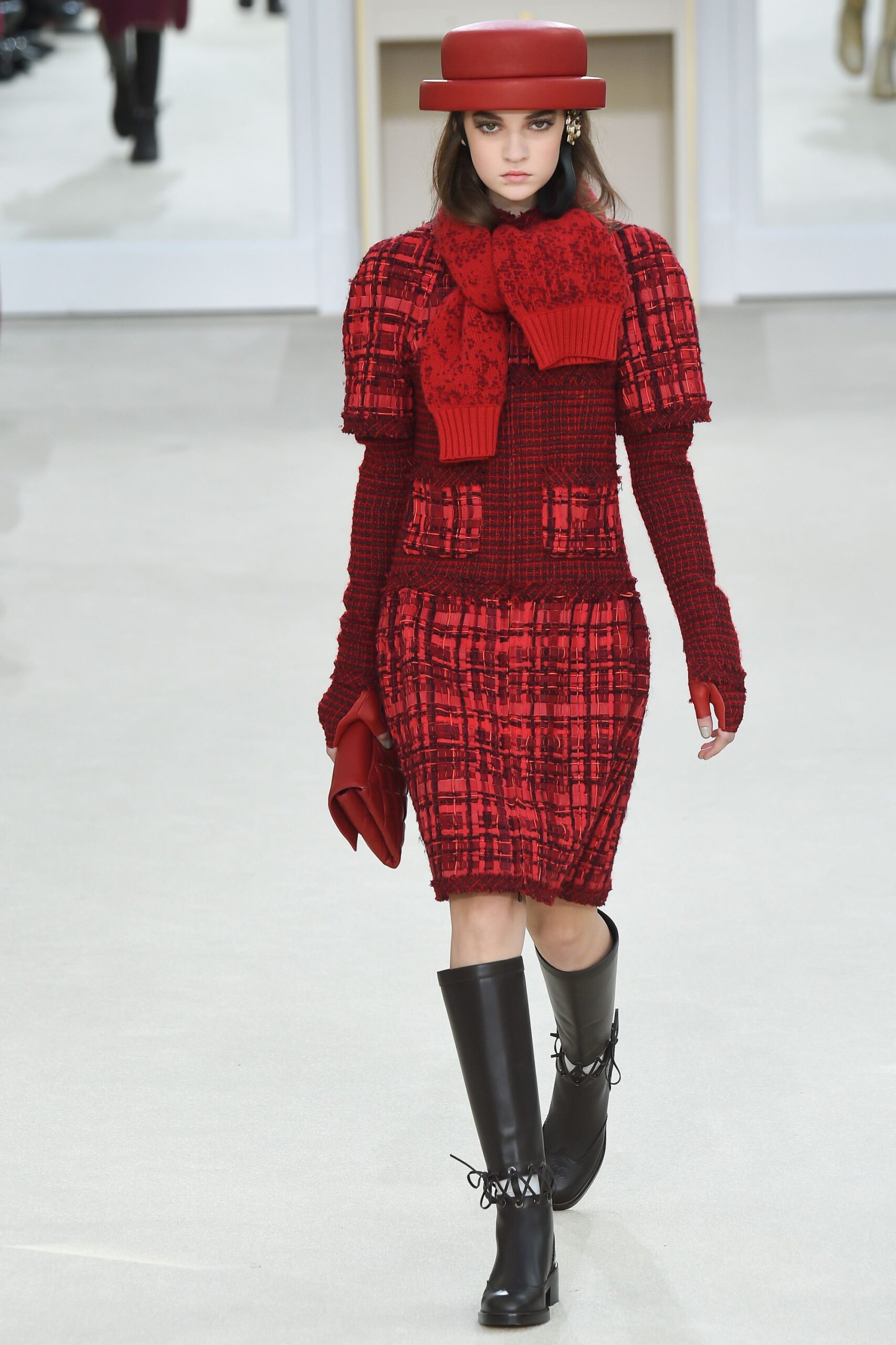 Chanel F/W 16 Look 245