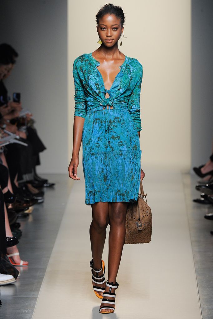 blue jersey long-sleeve low-cut fitted printed ruched mini-dress