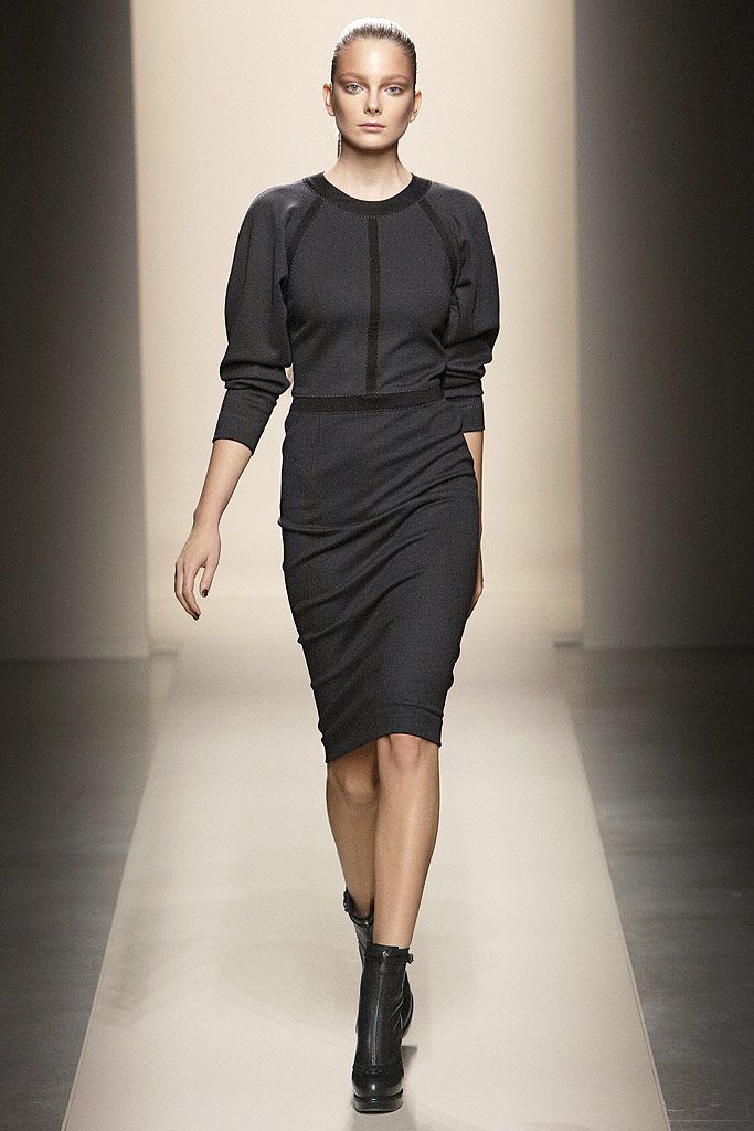 gray knit long-sleeve high-neck fitted ruched textured midi-dress