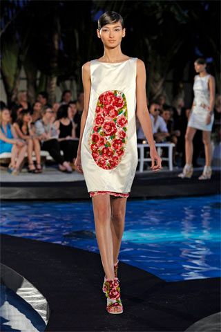 Chanel Resort 09 Look 243