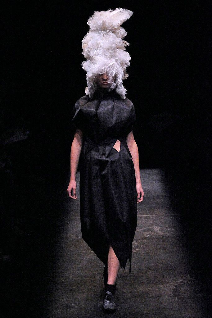 Comme des Garçons S/S 09 Look 7