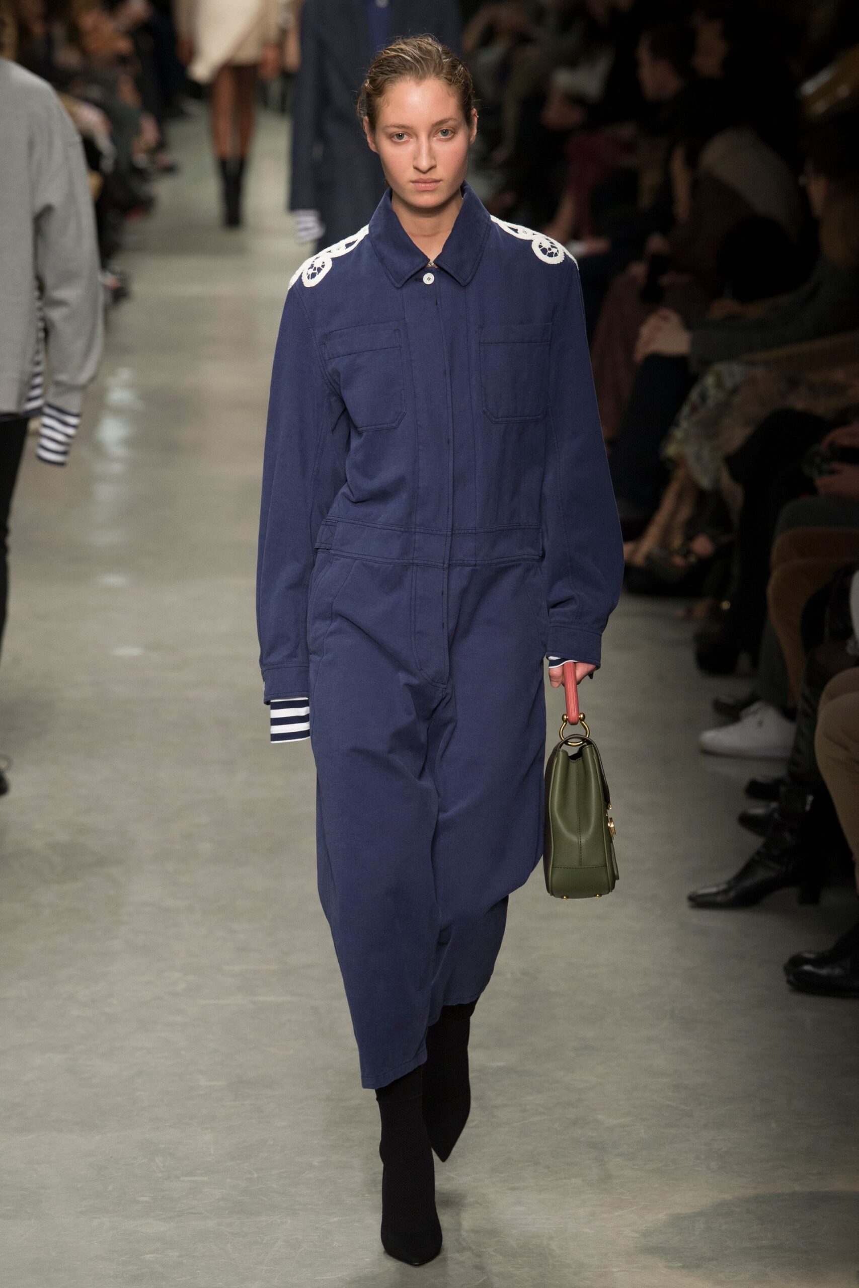 Burberry S/S 17 Look 211