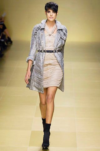 Burberry S/S 08 Look 1