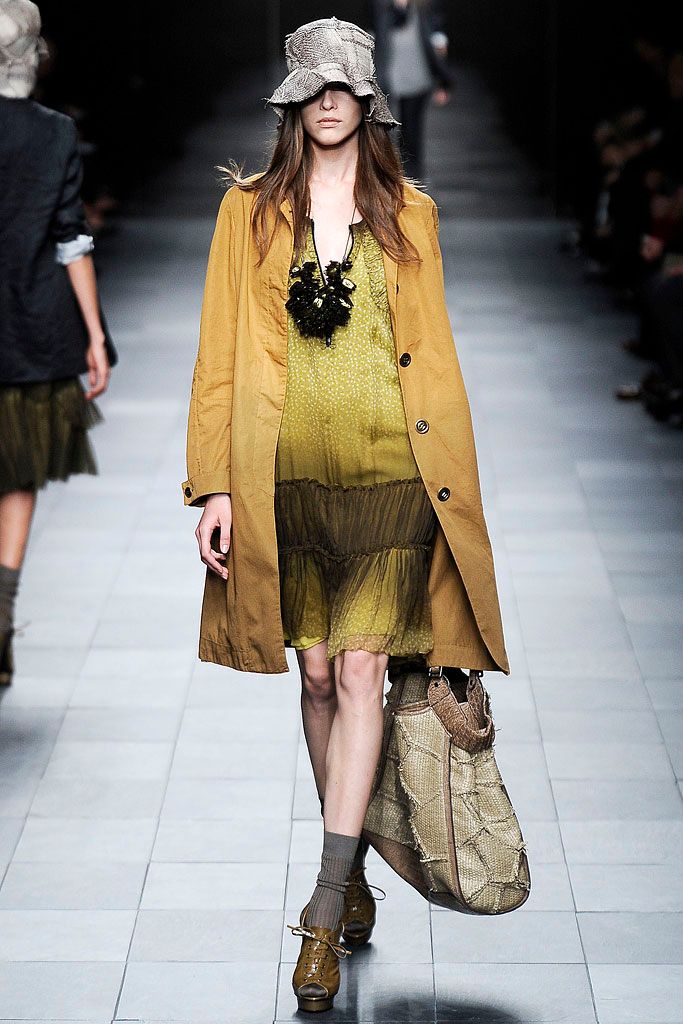 Burberry S/S 09 Look 38