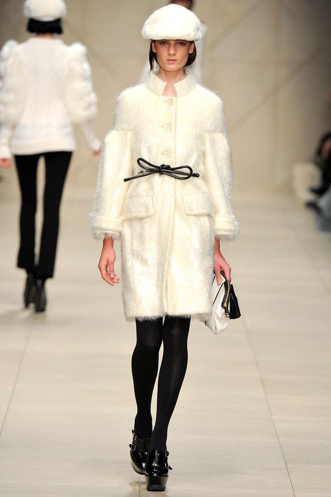 Burberry F/W 11 Look 217