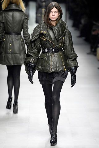 Burberry F/W 07 Look 80