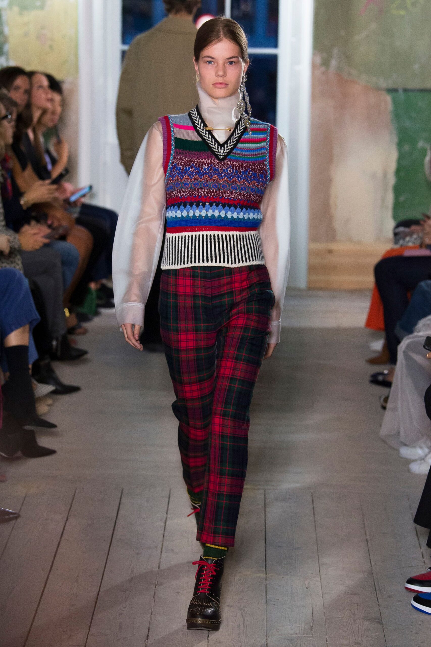 Burberry F/W 17 Look 249