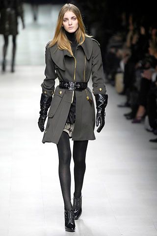 Burberry F/W 07 Look 35