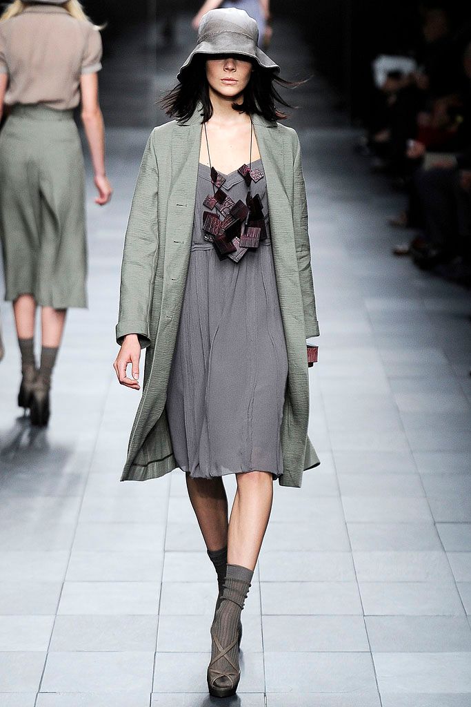 Burberry S/S 09 Look 89