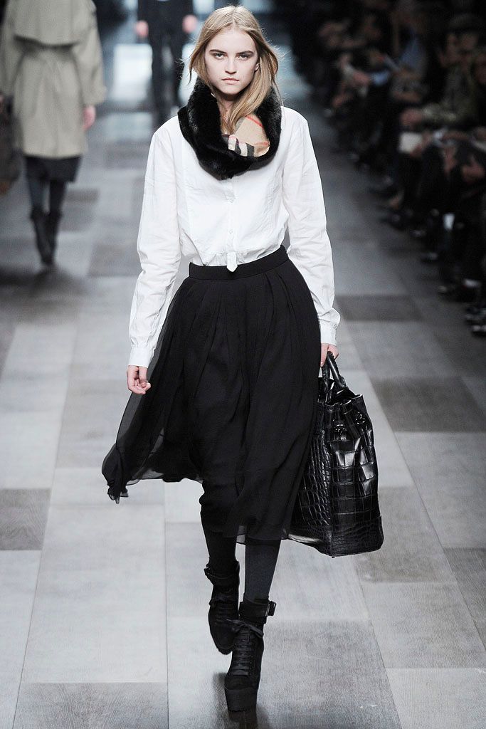 Burberry F/W 09 Look 20
