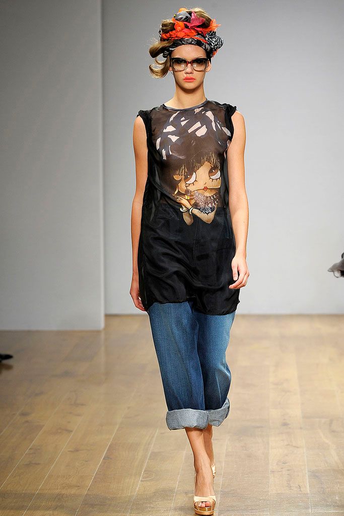 Danielle Scutt S/S 09 Look 33