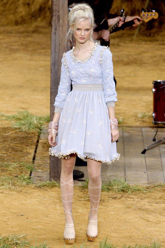 Chanel S/S 10 Look 407
