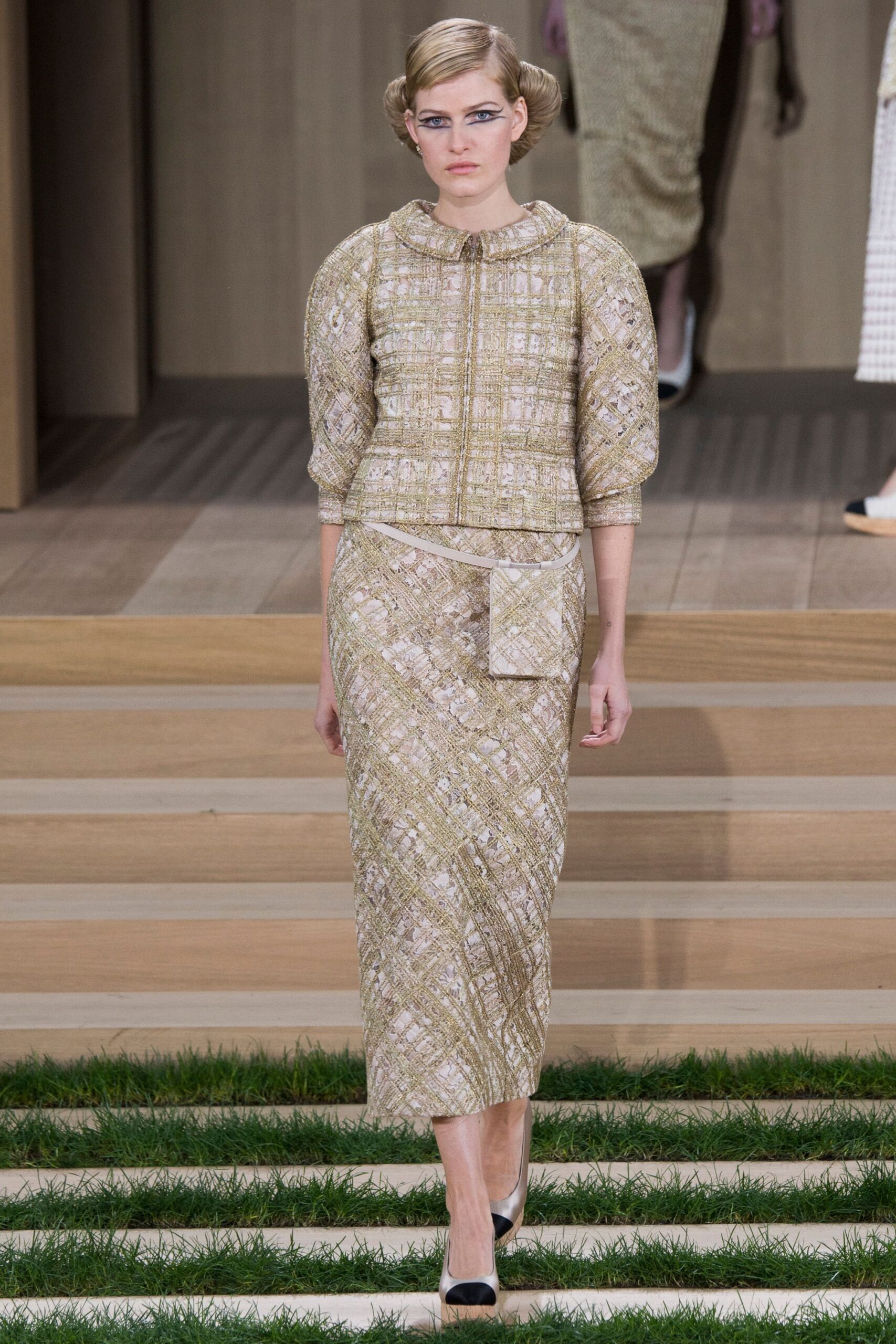 Chanel S/S 16 Couture Look 220