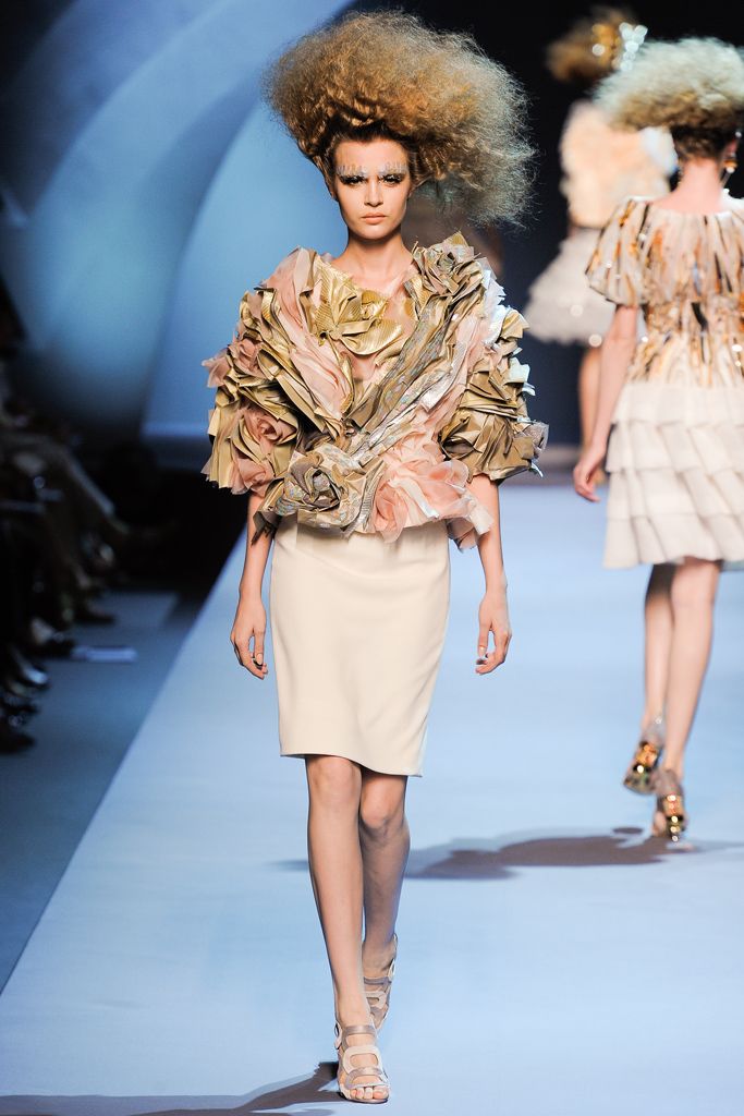 Christian Dior F/W 11 Couture Look 106